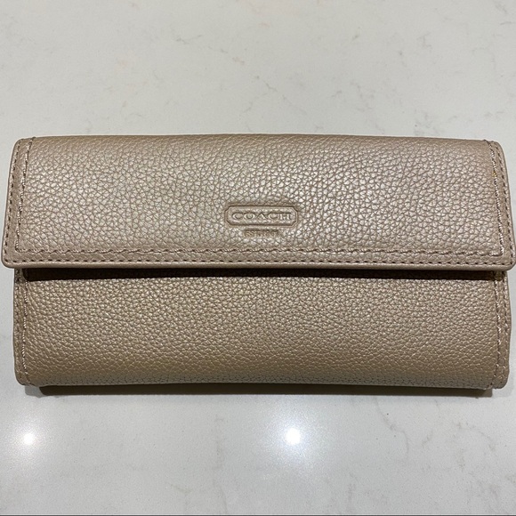 Coach Turnlock Leather Wallet - Picture 2 of 8